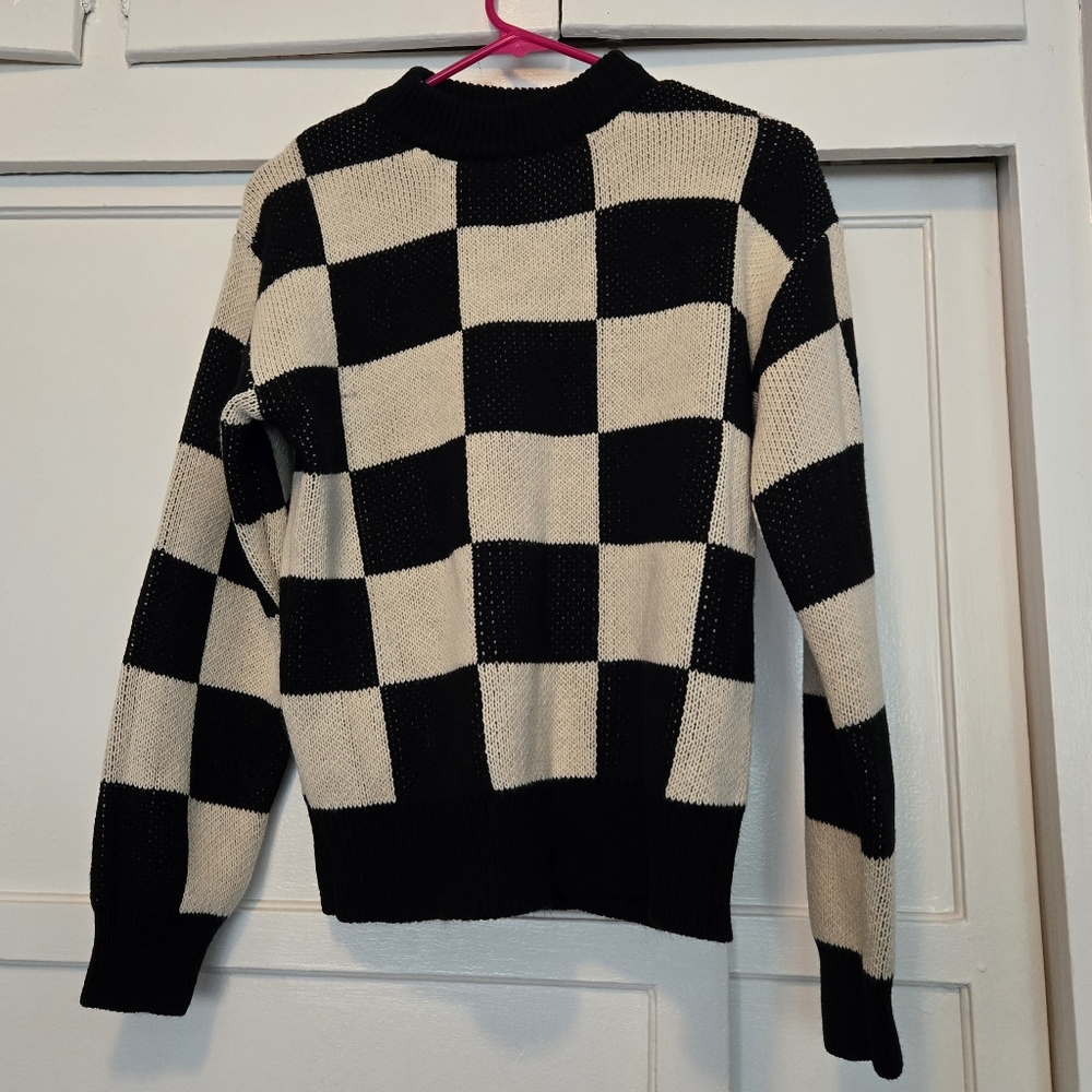 CHECKERED SWEATER